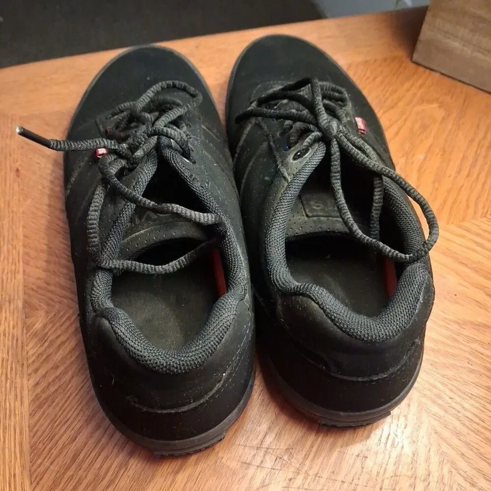​Levi's shoes sneakers men black size 8.5 canvas casual skate low top skate shoe